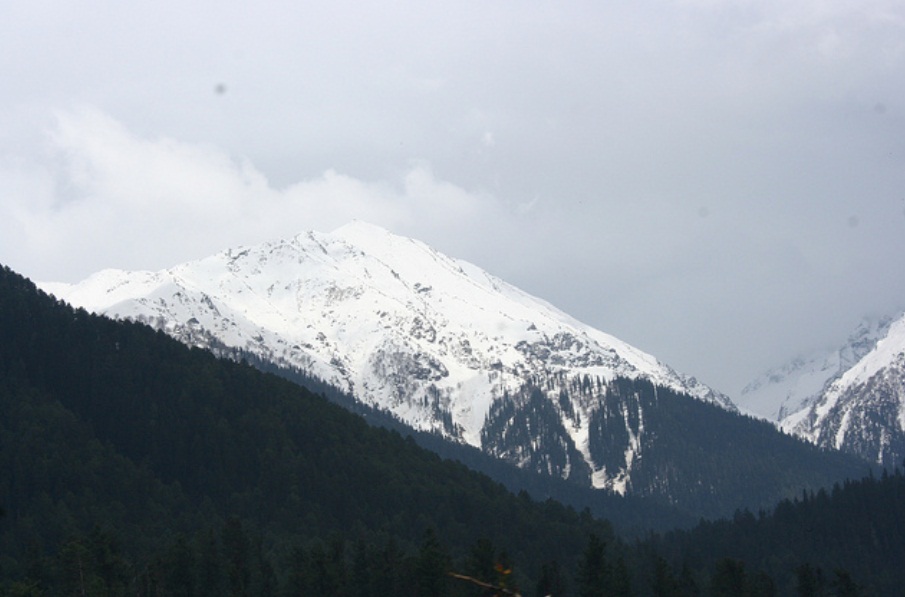 pahalgam-mountain-view